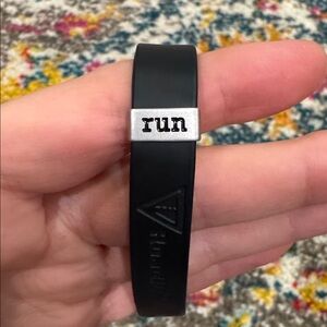 Road ID “run” Badge - Slate - 13mm